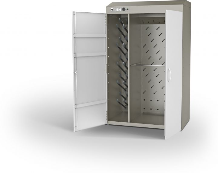 Combi 1300 - Gruppentrocknungsschrank für 10 komplette Ausrüstungen.