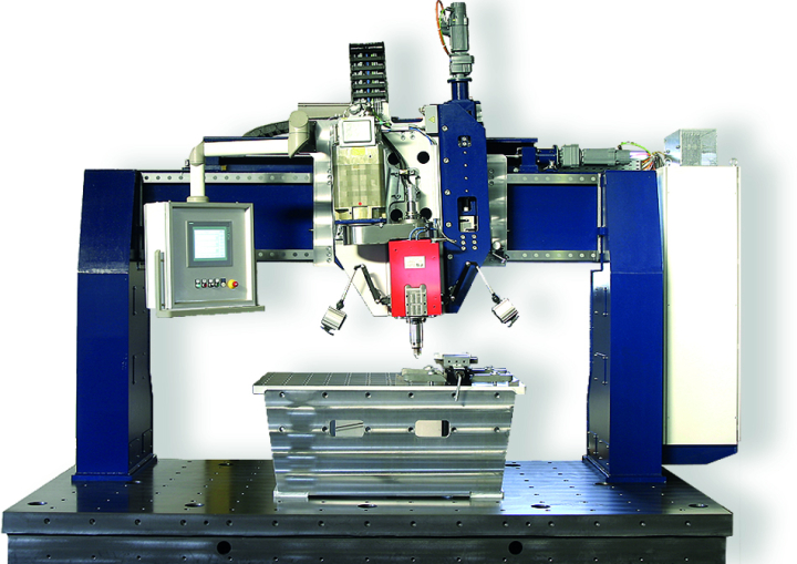 FSW Reibschweißanlage für Bleche (Fricition Stir Welding) - Diese Reibschweißanlage produziert Bleche, die in weiterer Folge zu verschiedensten Bauteilen weiterverarbeitet werden.