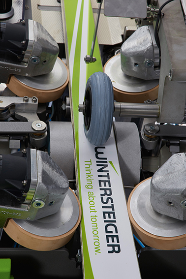 Trimjet Racing Automatische Kantenschleifmaschine für Ski und Snowboards.