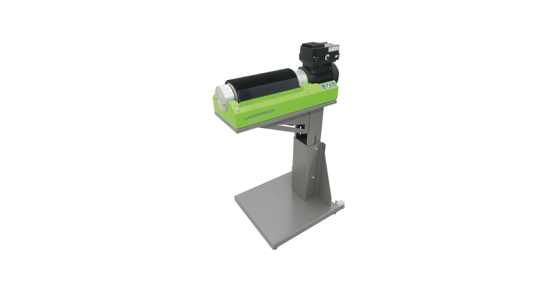 Wax brush machine for skis and snowboards